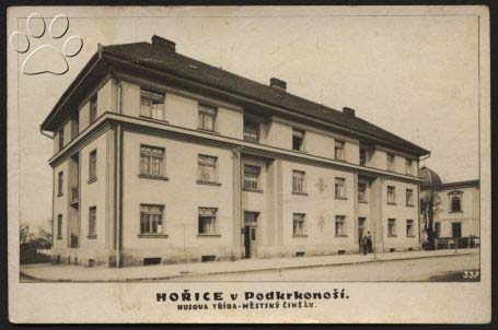 30.&nbsp;l�ta 20.&nbsp;stolet� tehdej�� modern� novostavba